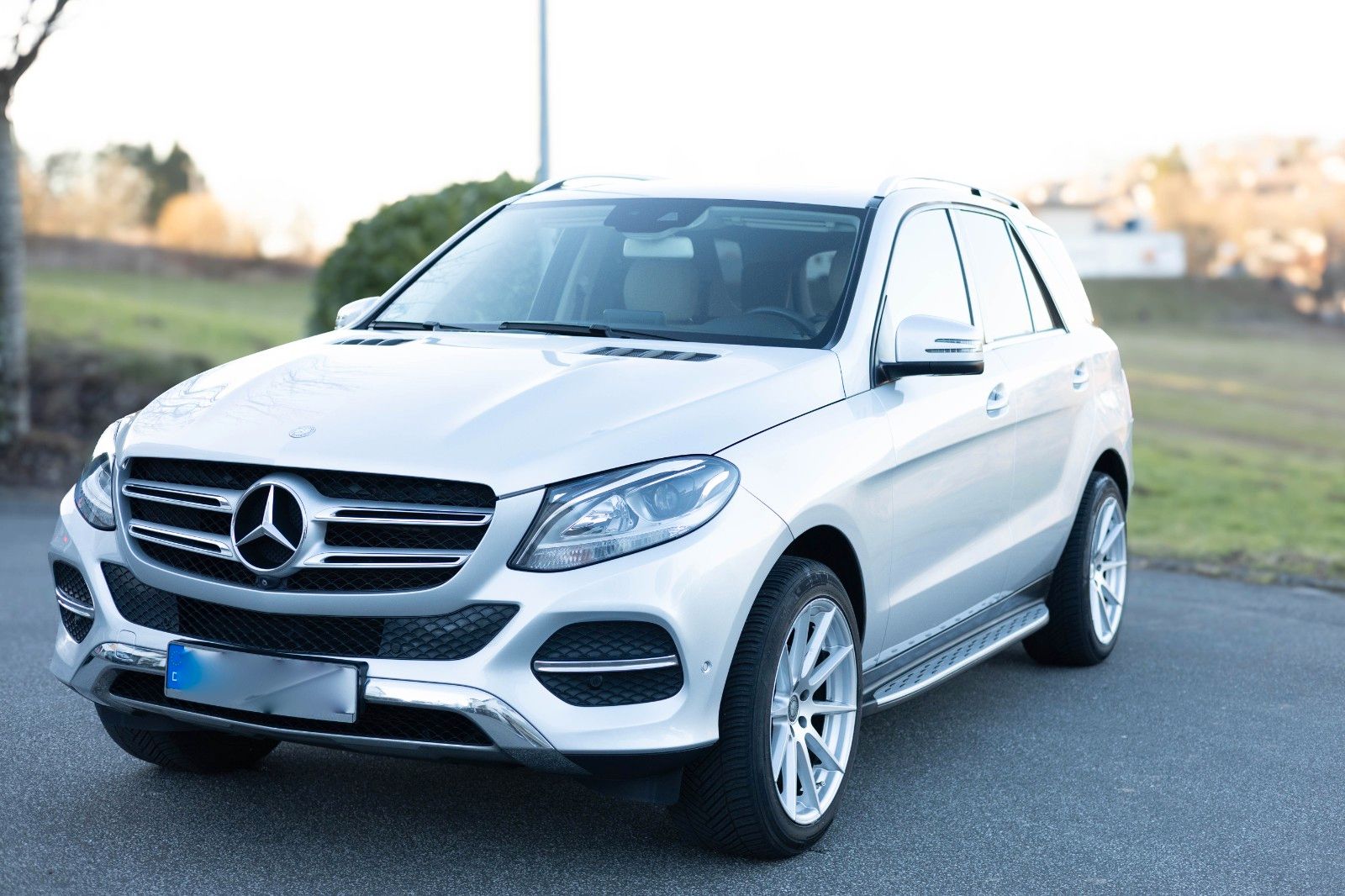 MERCEDES-BENZ GLE 350 Harman Kardon/Unfallfrei/TÜV 05/2027