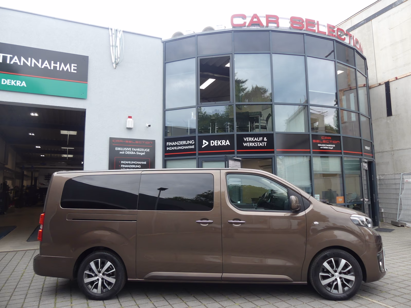 Toyota Proace Verso L2 Executive STAND./NAVI/LEDER/LED/