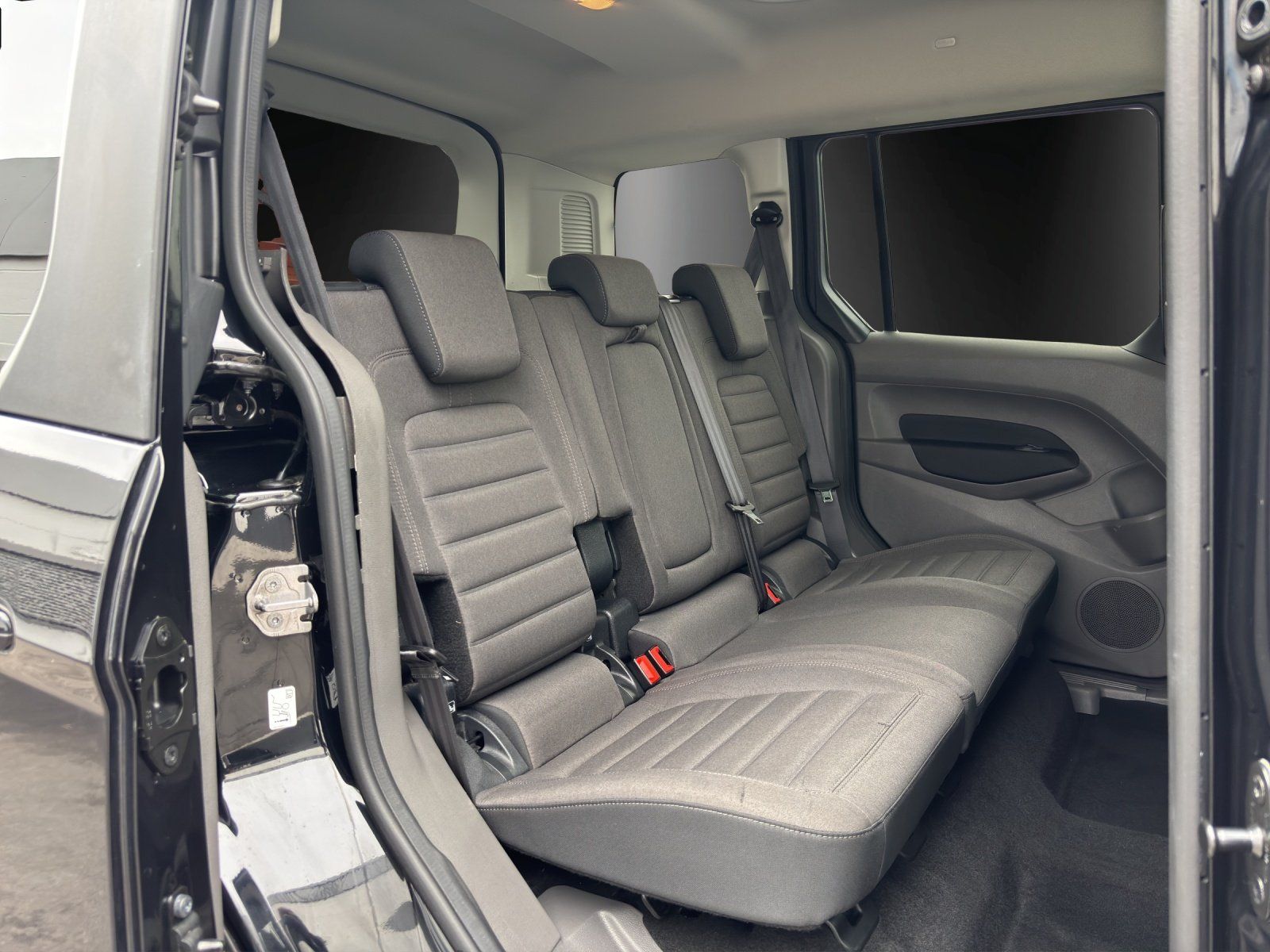 Fahrzeugabbildung Ford Tourneo Connect 1.5 TDCi Titanium Bi-Xe/ACC/PANO