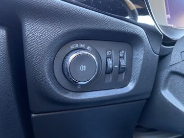 Bild 24 Opel Corsa GS NAVI/PDC V+H+CAM/SHZ+LHZ/TOTWINKEL/17Zo