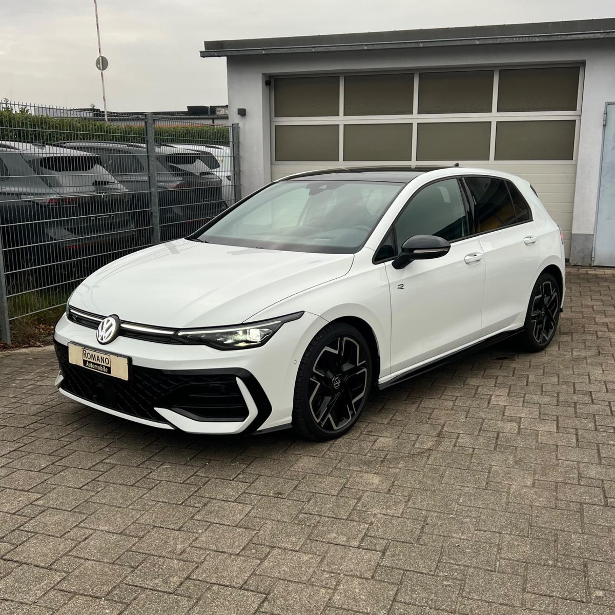 Volkswagen Golf 8,5 eTSI-R-Line-Harmann Kardon-Pan IQ-360°K