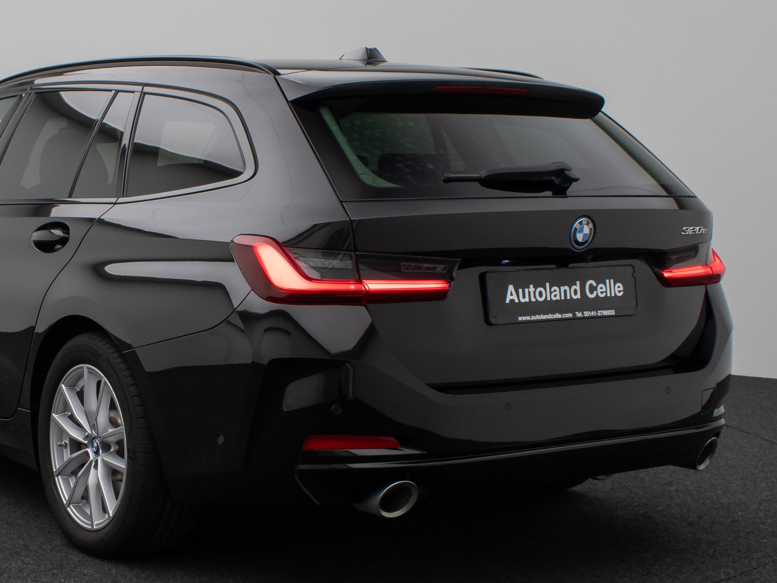 Fahrzeugabbildung BMW 320e Kamera HUD DAB H/K AHK Stop&Go Sport LED