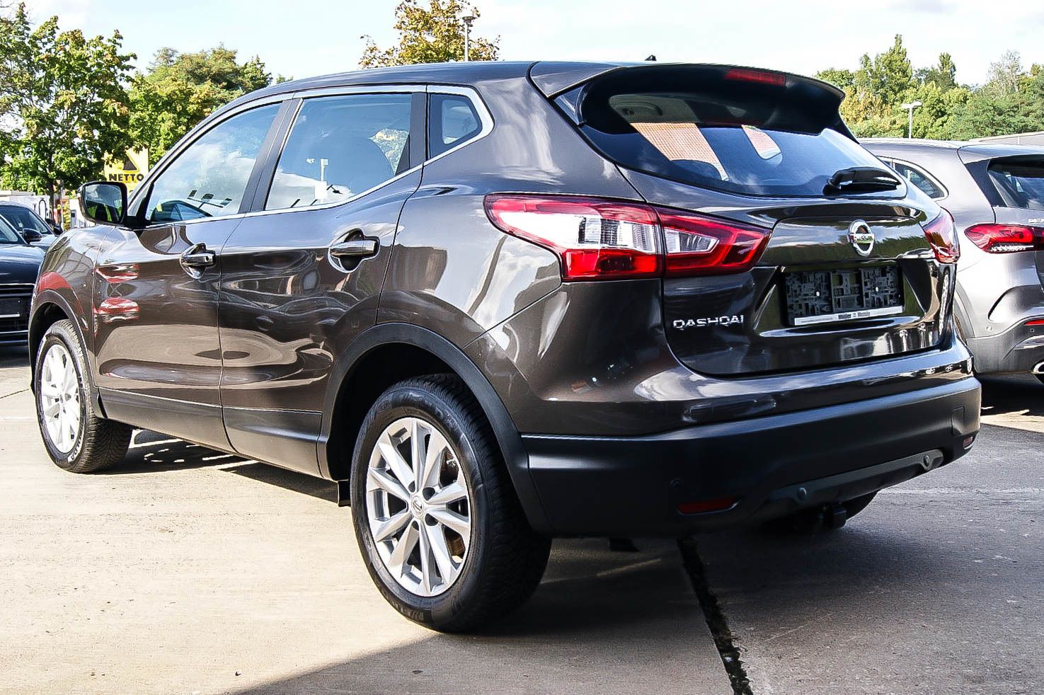 Fahrzeugabbildung Nissan Qashqai 1.2 Acenta 4x2 1 HAND AHK SIZHG 22.324KM