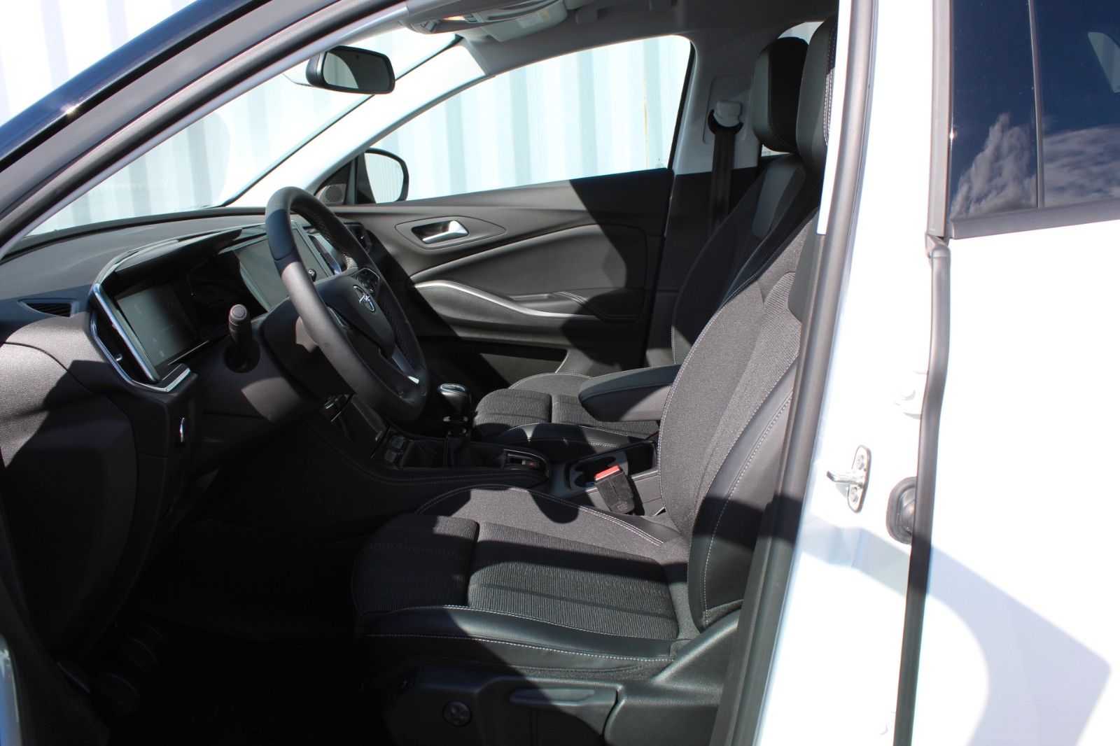 Fahrzeugabbildung Opel Grandland Enjoy Navi*Kamera*Sitzh.