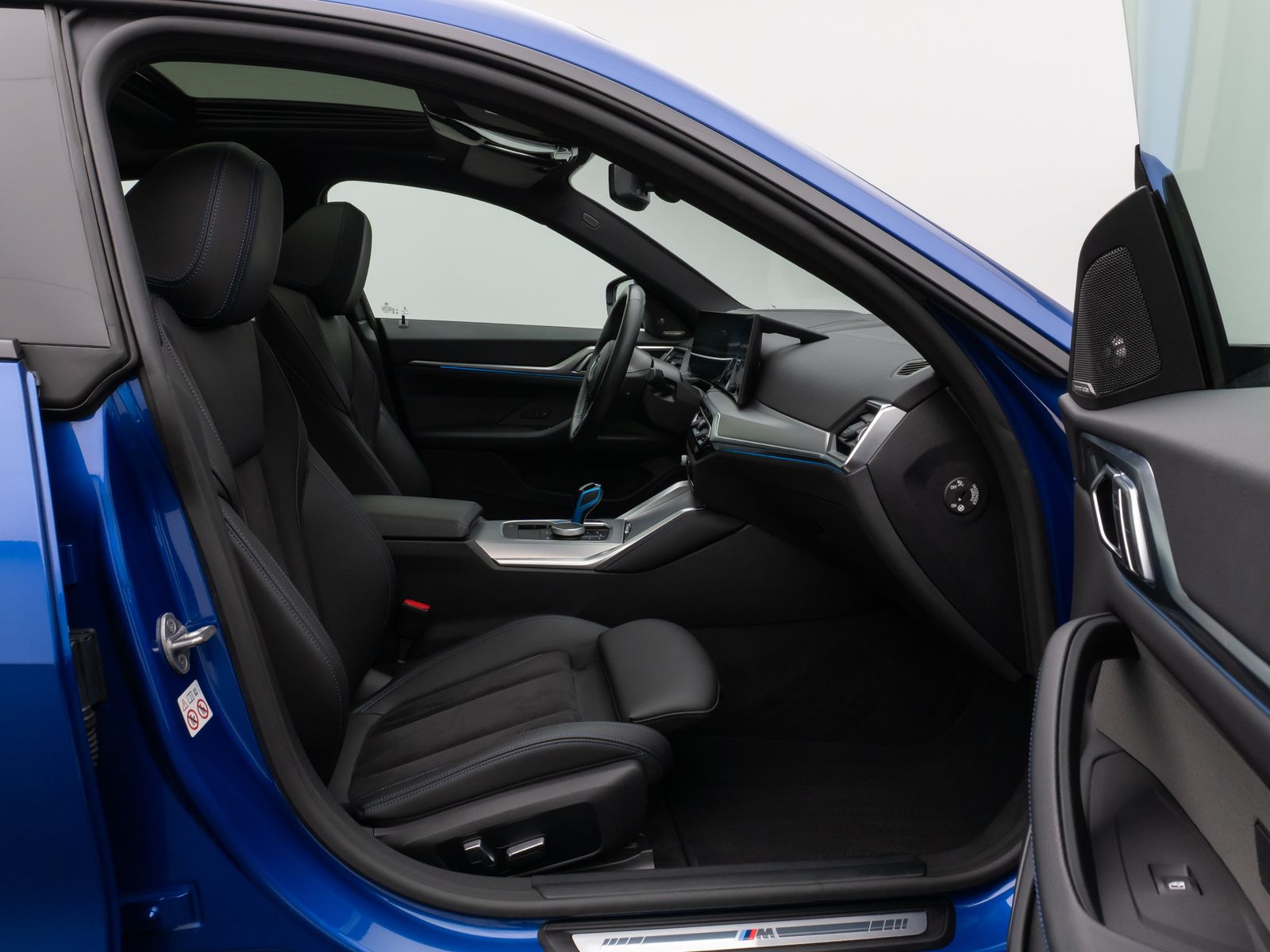 Fahrzeugabbildung BMW i4 eD40 M Sport Gran Coupè Kamera Glasdach HUD