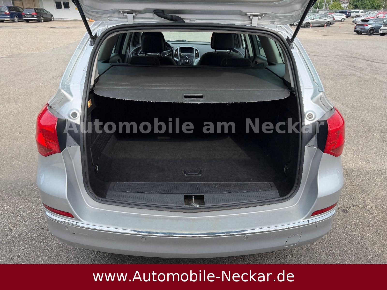 Opel Astra 2013 — photo 10