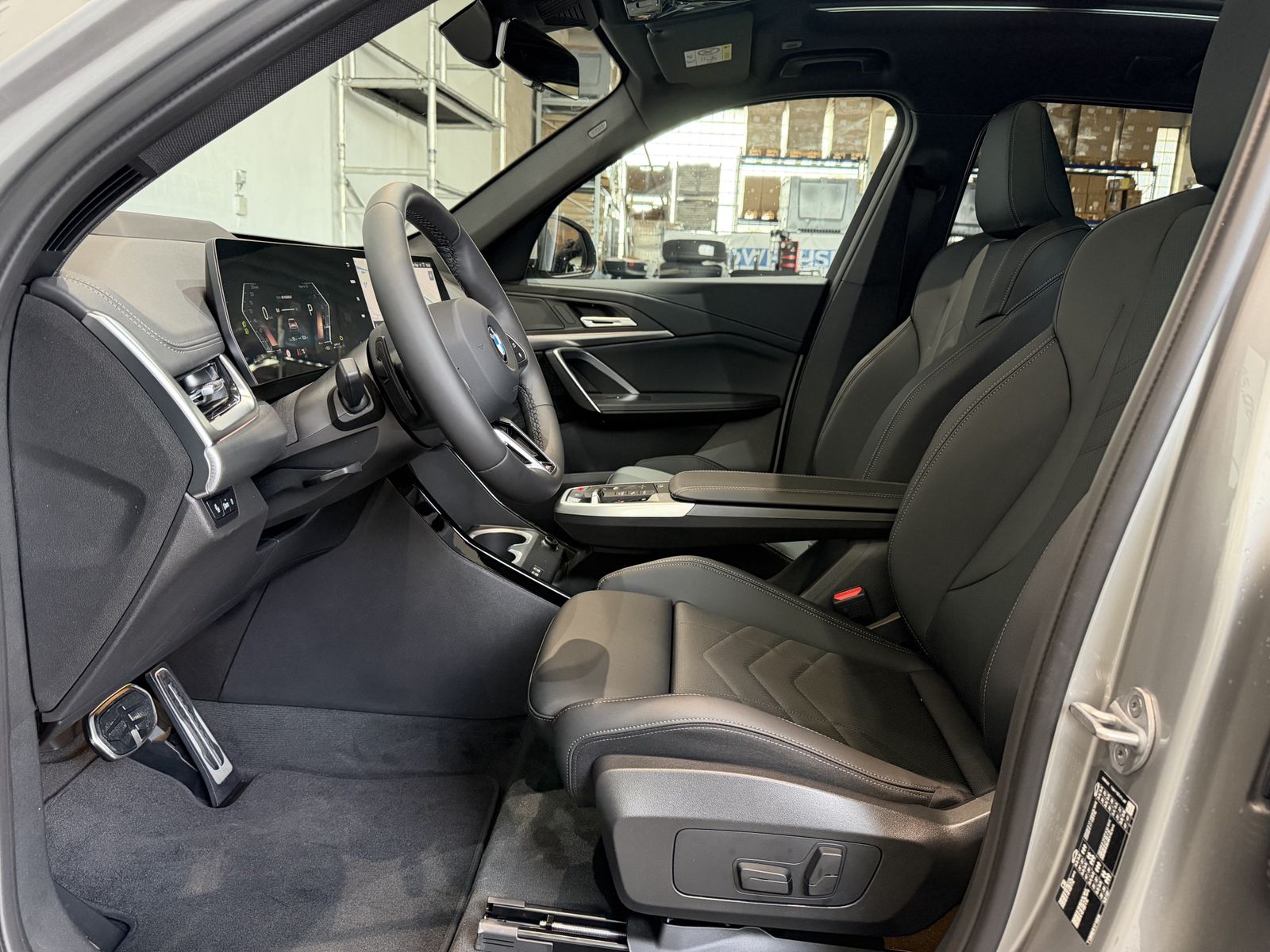 Fahrzeugeinzelansicht 11 Fahrzeugabbildung BMW X1 sDrive20i Panodach~AHK~Head-Up Display DAB