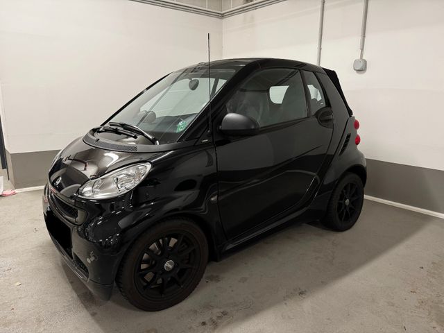 Smart ForTwo Cabrio MHD Navi*Leder*Apple Car Play