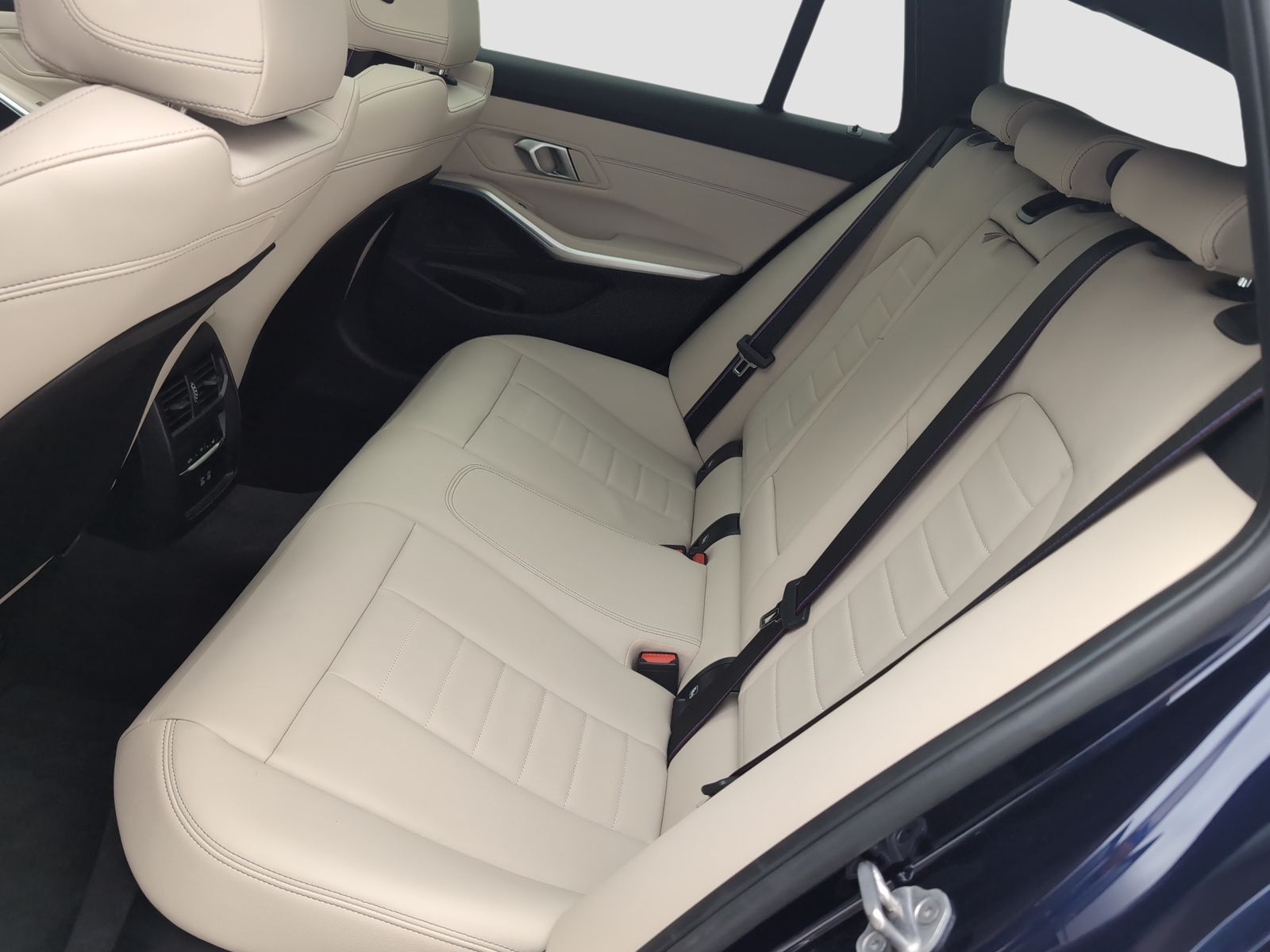 BMW 330 - Bild 9