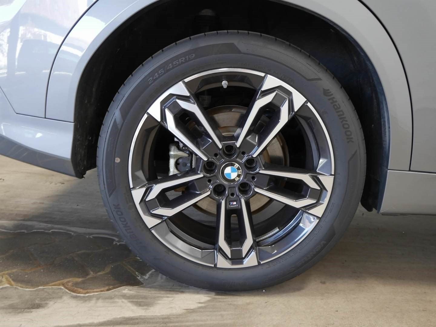 BMW iX2 - Bild 8