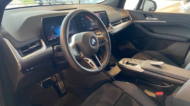 Fahrzeugabbildung BMW 220 Baureihe 2 Active Tourer 220 i M Sport NAVI+