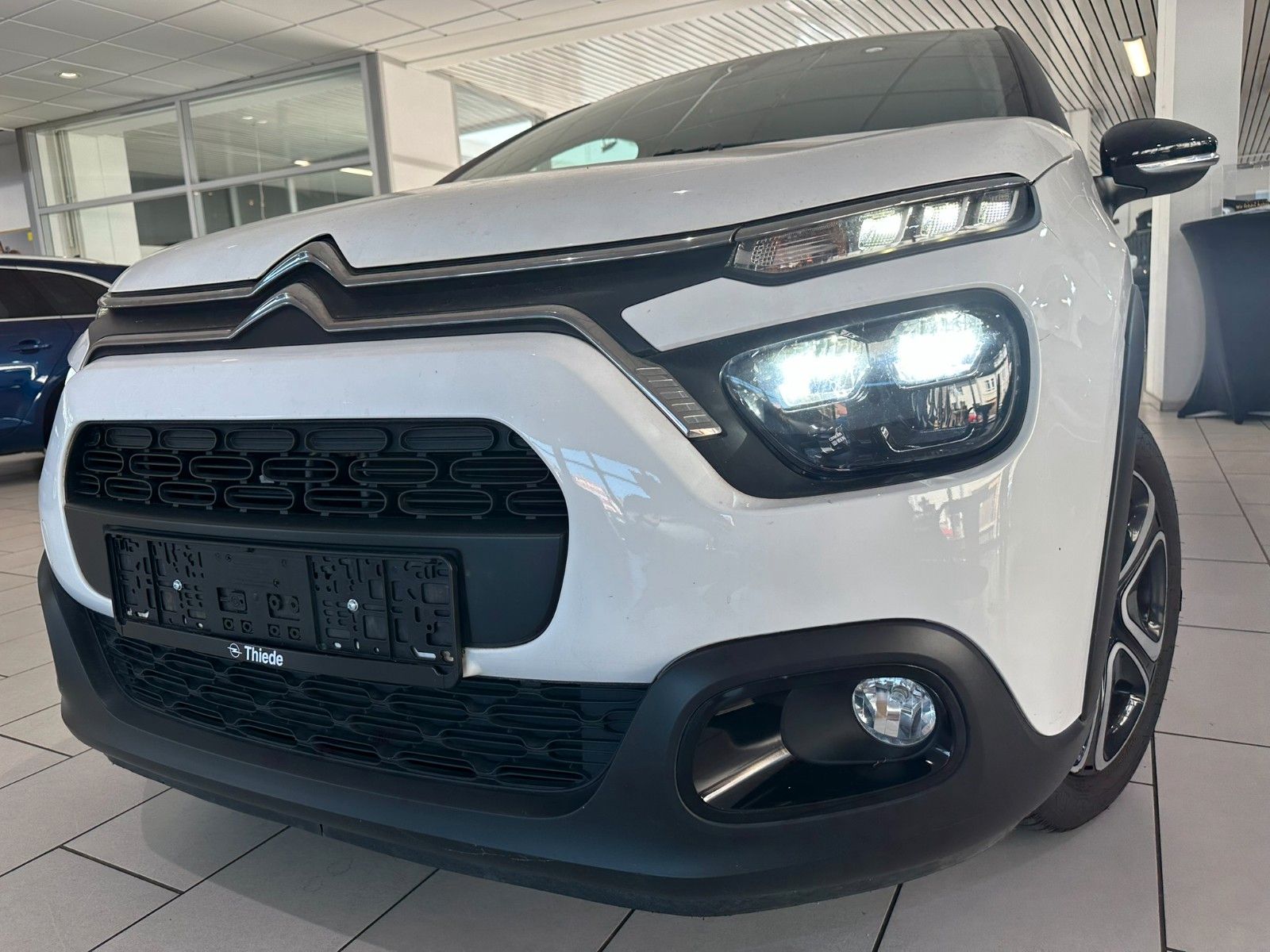 Fahrzeugabbildung Citroën C3 Feel Pack 1.2 NAVI/LED/PDC/ALU/DAB/TEMPOMAT