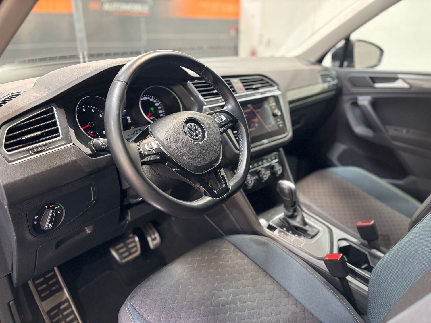 Fahrzeugabbildung Volkswagen Tiguan 1.5 TSI IQ.DRIVE#DSG#LED#ACC#Spur#Keyless