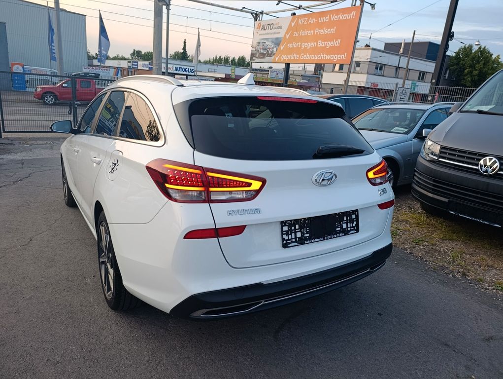 Hyundai i30 cw Prime Mild-Hybrid*KAMERA*NAVI*LED*DAB*ALU