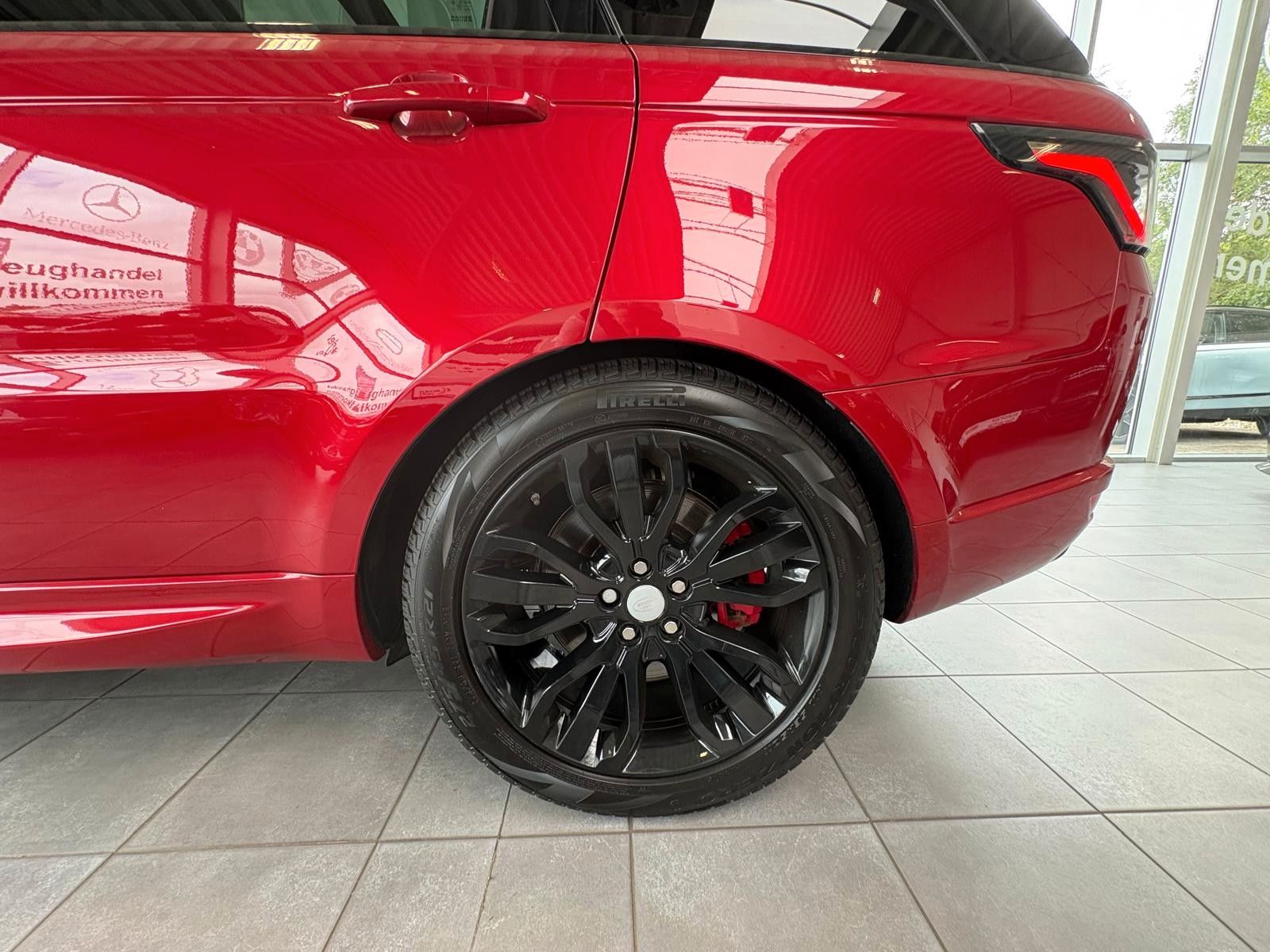 Fahrzeugabbildung Land Rover Range Rover Sport P400e HSE Dynamic, 21 zoll