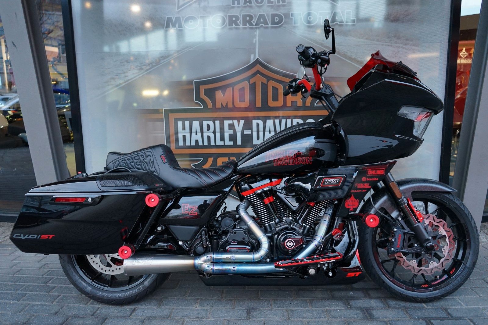 Fahrzeugabbildung Harley-Davidson Road Glide ST CVO CLUBSTYLE