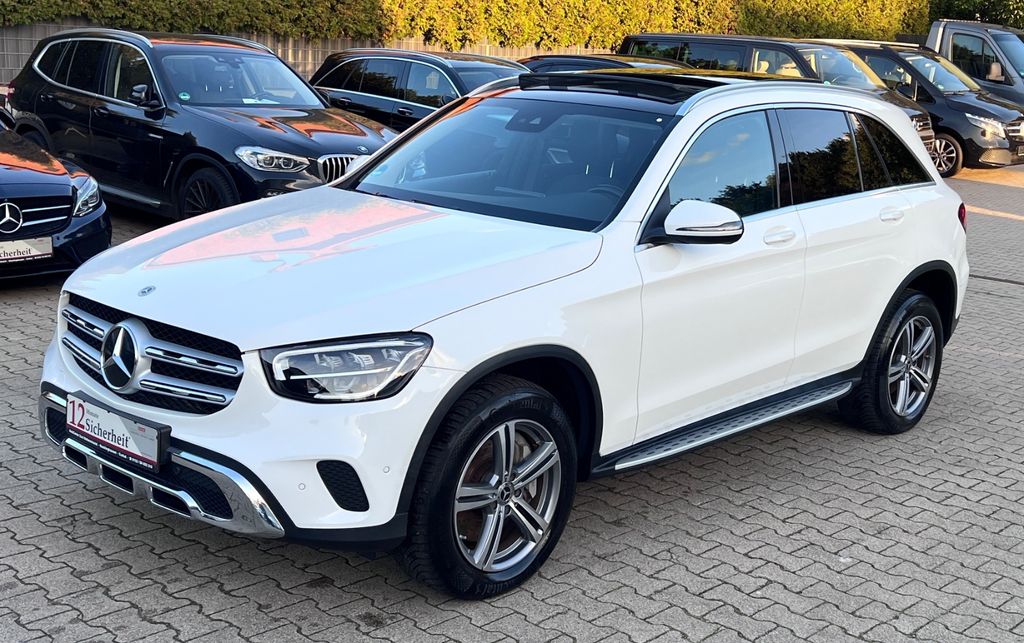Image of Mercedes-Benz GLC 300