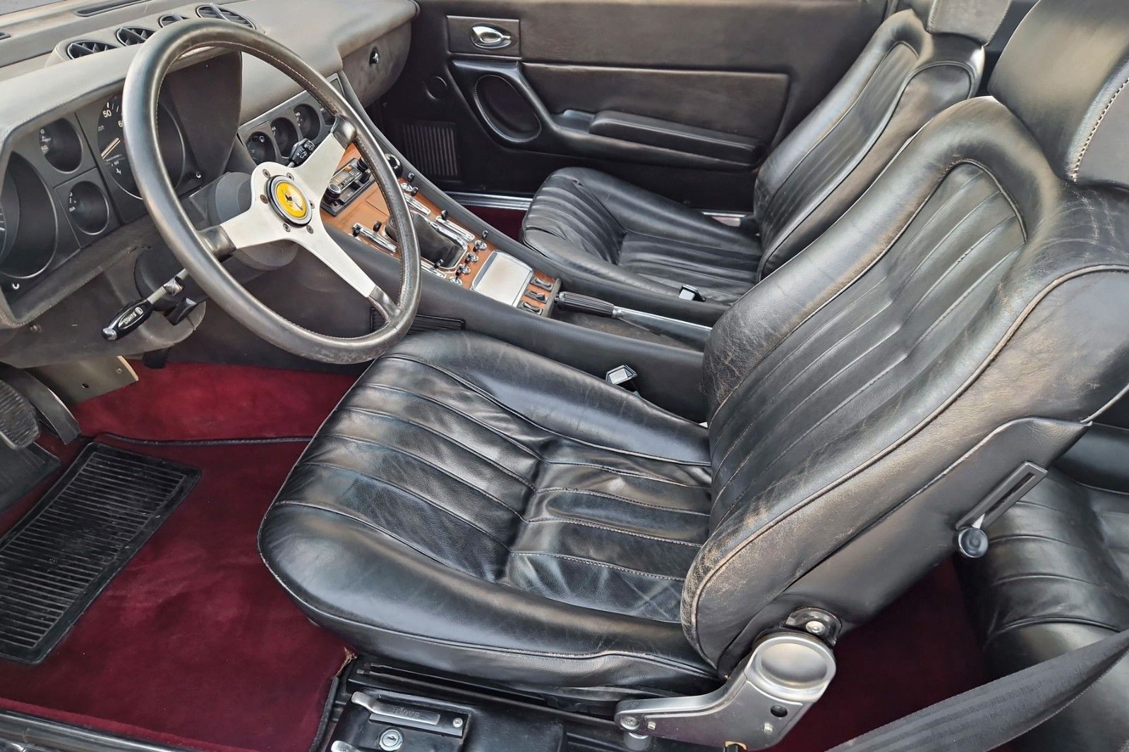 Fahrzeugabbildung Ferrari 365 GT/4 2+2 *GTC Motor*