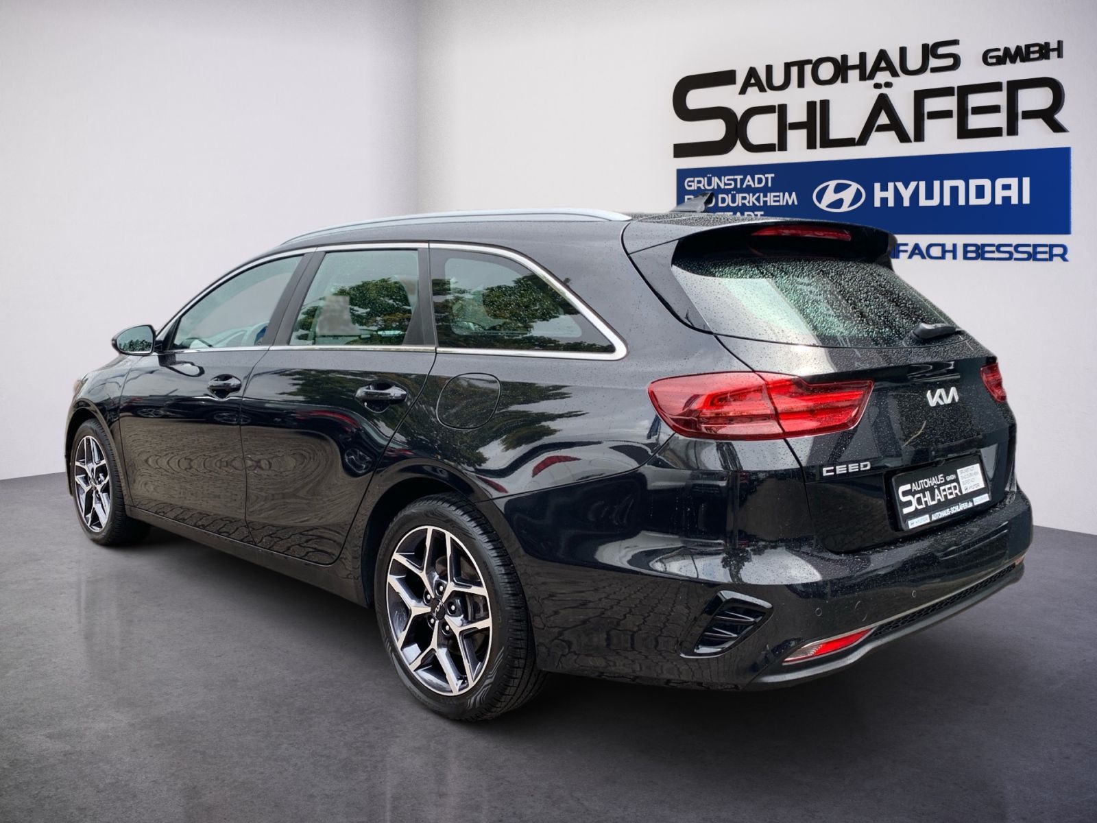 Fahrzeugabbildung Kia Ceed 1.5 7-DCT T-GDI Spirit Navi Allwetter