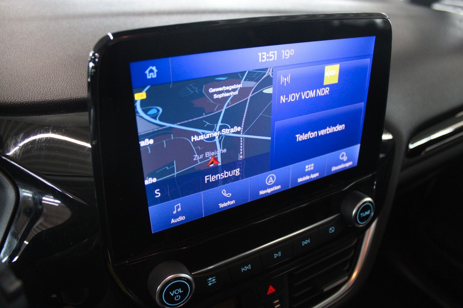 Fahrzeugabbildung Ford Fiesta 1,5 TDCi Cool & Connect 5-trg NAVI LED