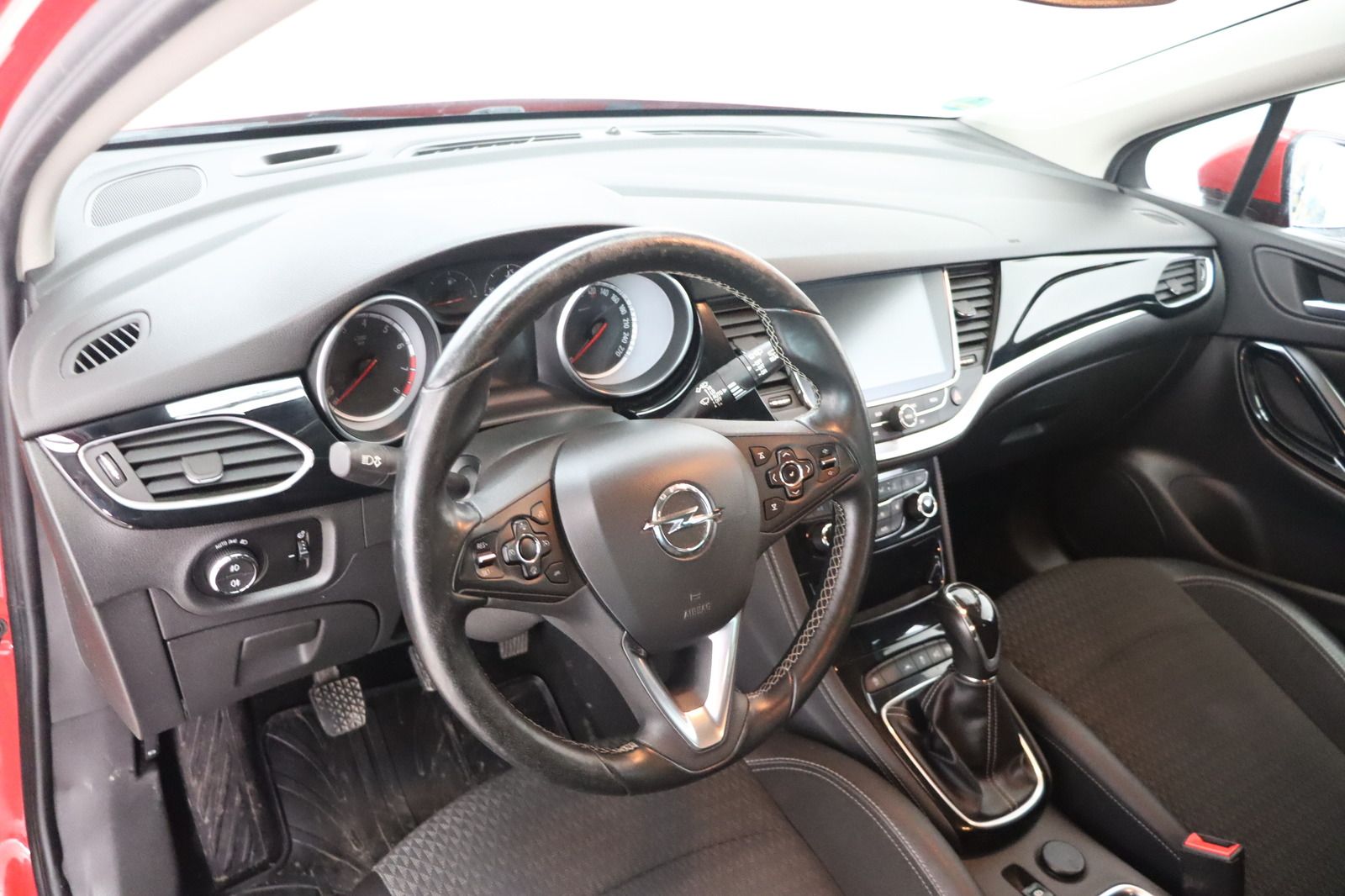 Fahrzeugabbildung Opel Astra K Sports Tourer 1.6i * LED * Navi