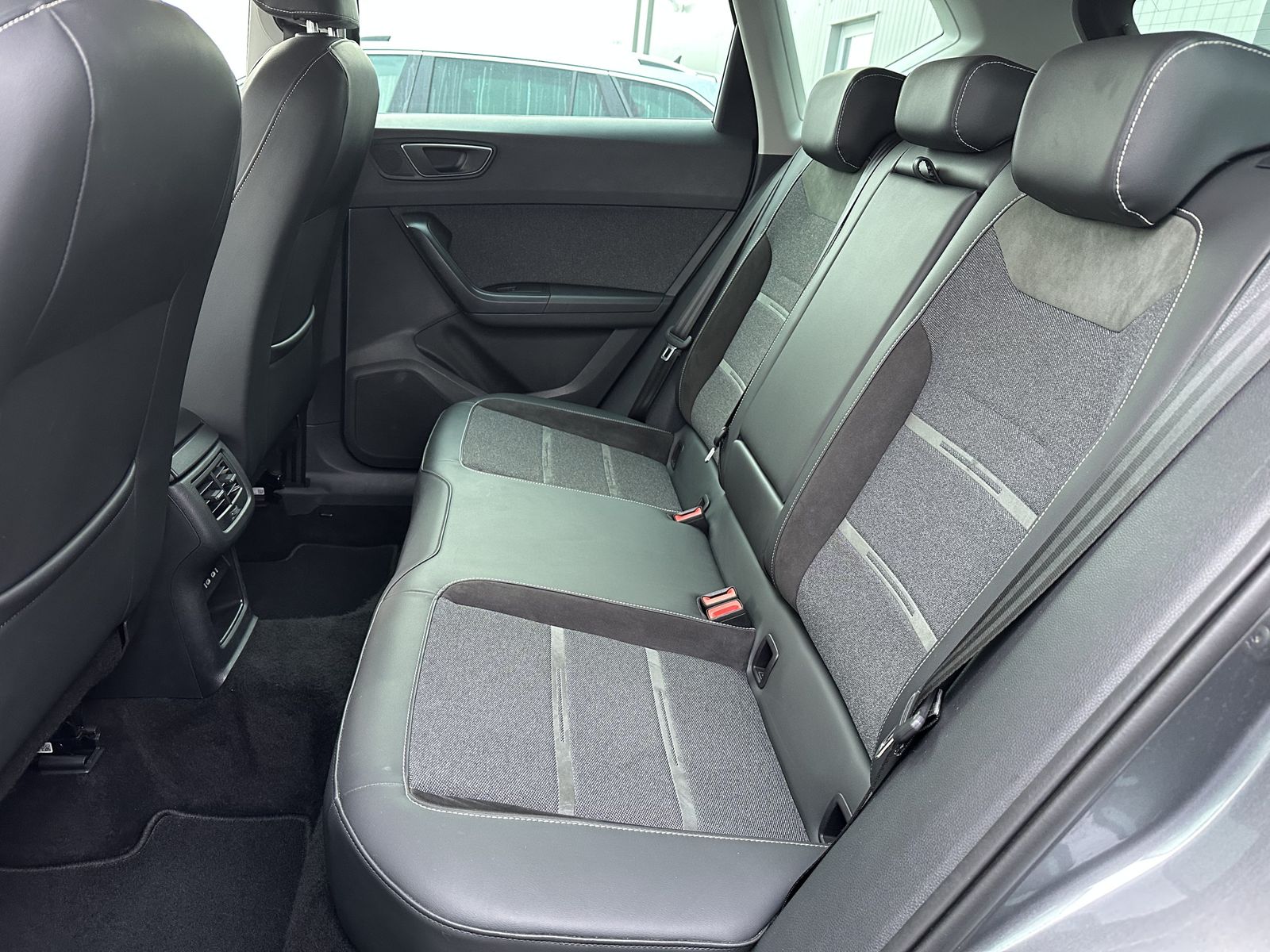 Fahrzeugabbildung SEAT Ateca 2.0 TDI DSG Xperience NAV+LED+VCOCK+WINTER