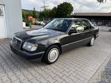 Mercedes-Benz W124 E 200 Automatik Sportline H-Kennzeichen - Mercedes-Benz E 200 aus 1990