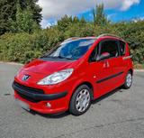 Peugeot 1007  - rote Peugeot 1007