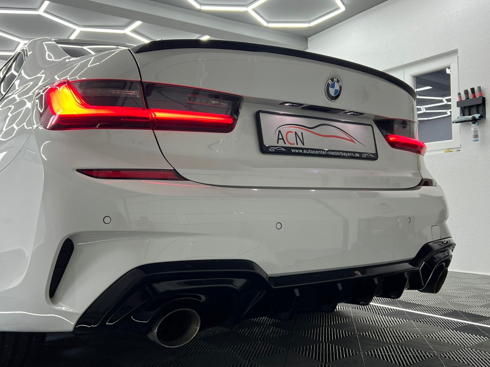 Fahrzeugabbildung BMW 330 i Lim M SPORT/LED/VRTL COCKPIT/19ZOLL/DE FZG