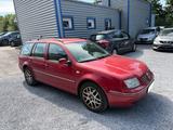 Volkswagen Bora 1.6 Auto Special Variant - rote Volkswagen Bora