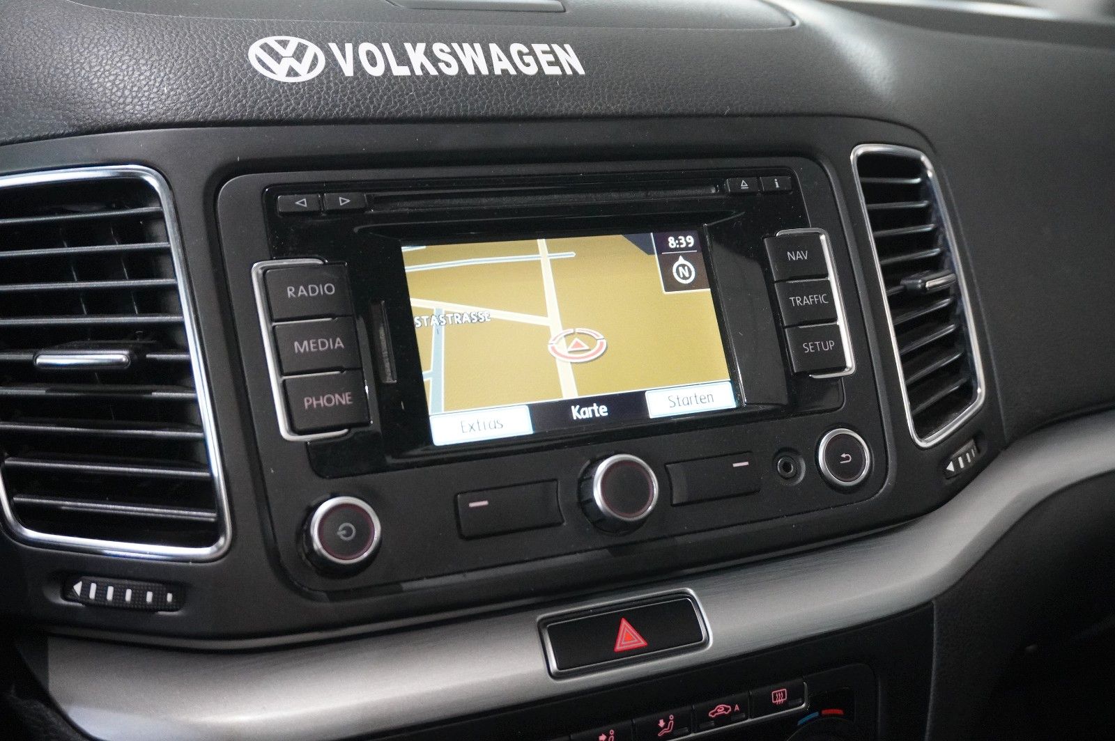 Fahrzeugabbildung Volkswagen Sharan 1.4 TSI STYLE 7-SITZE NAVI/PANO./SPORT/SH