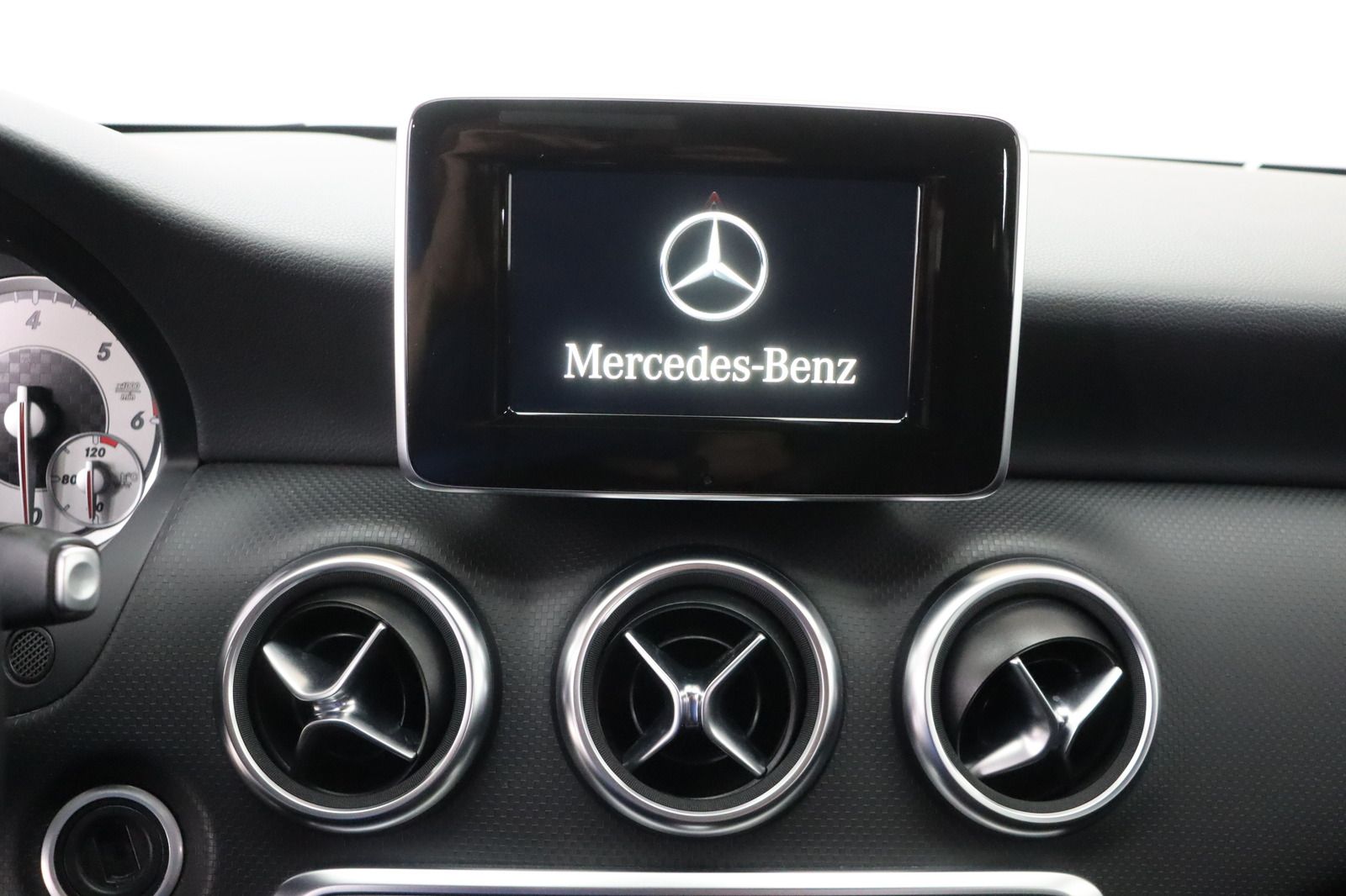 Fahrzeugabbildung Mercedes-Benz A 200 CDI * Bi-Xenon * Navi * Teilleder
