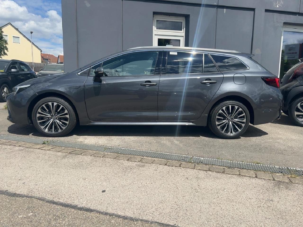 Fahrzeugabbildung Toyota Corolla TS Hybrid Teamplayer + Technik Paket