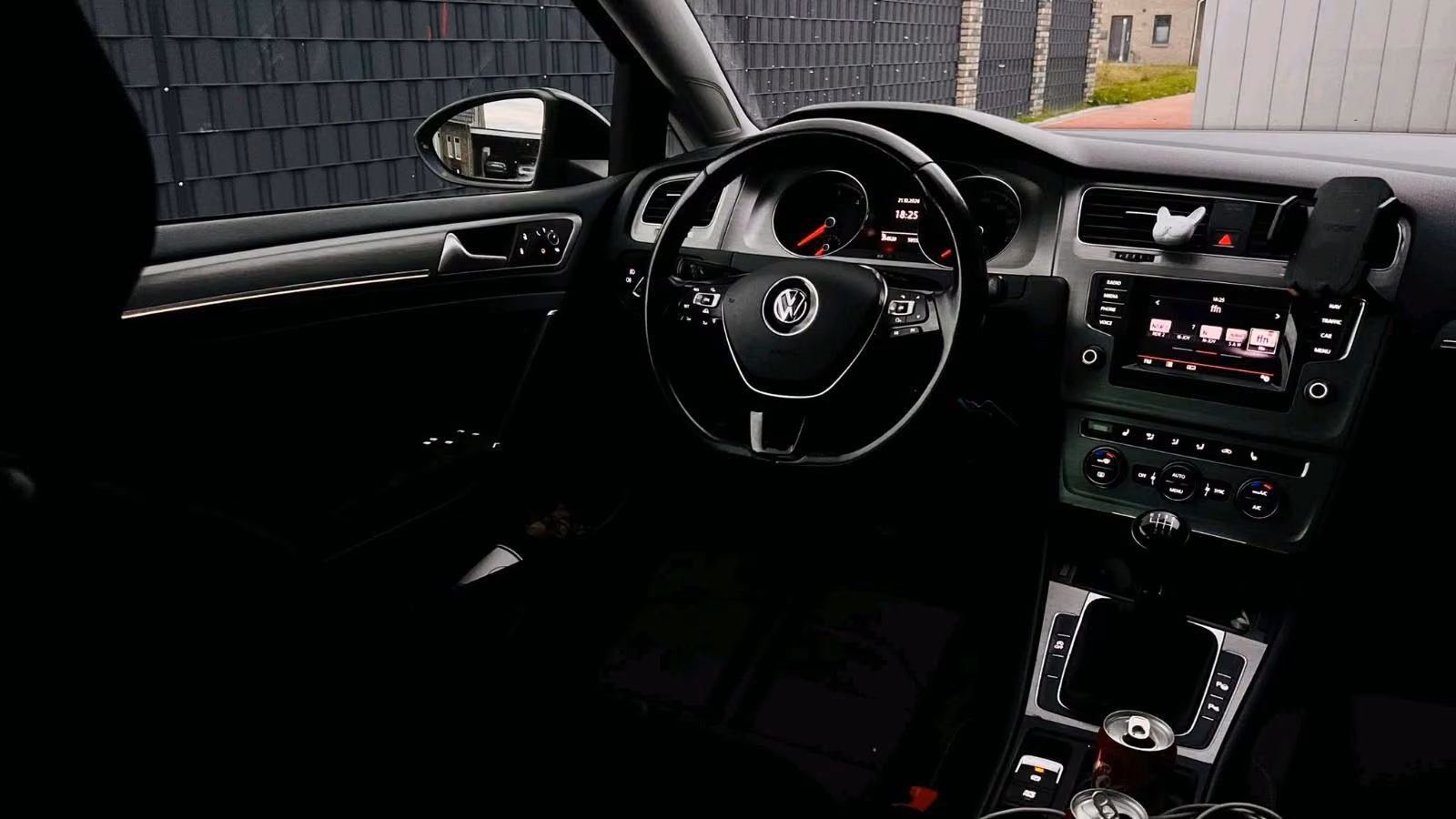 Volkswagen Golf 2015 — rear view
