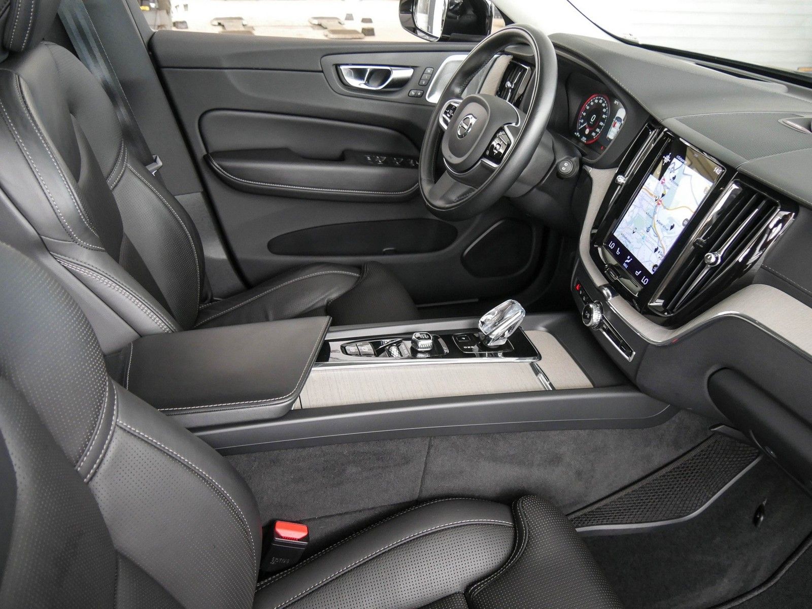 Volvo XC60 T8 Inscription *B&W*MASSAGE*LUFTFEDER*AHK imagem 3