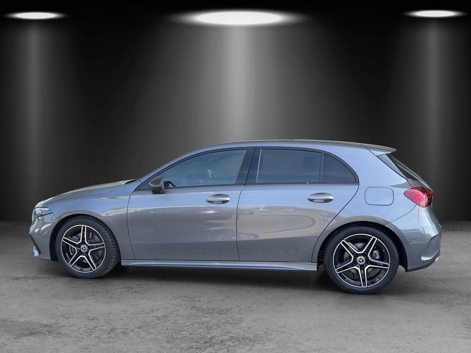 Fahrzeugabbildung Mercedes-Benz A 220 d AMG PANO KeyGo LED Totwinkel
