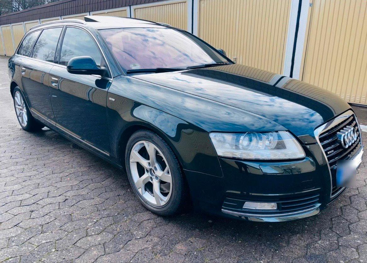 Audi Quattro 2010 — салон