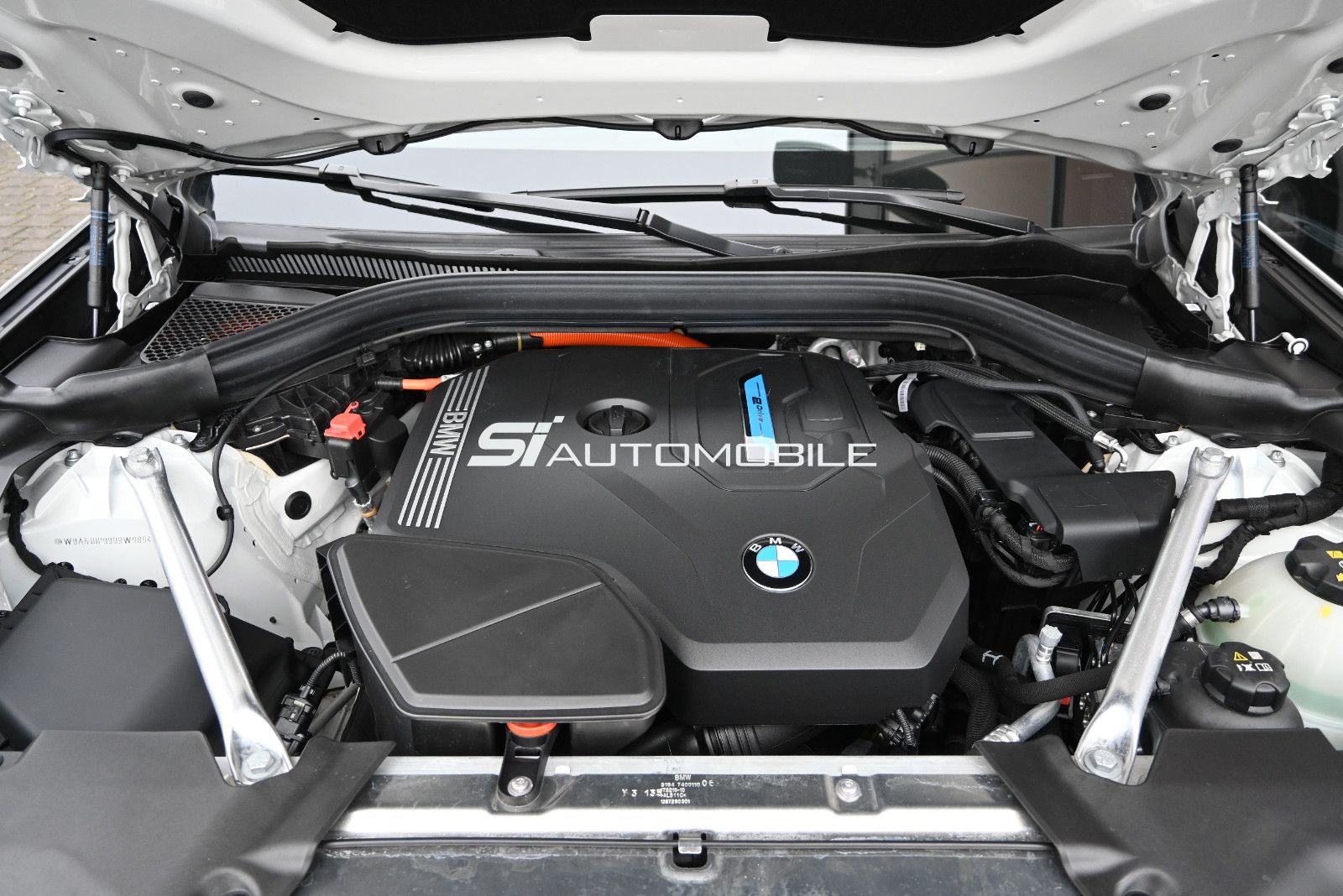 Fahrzeugabbildung BMW X3 xDr.30e °ACC°AHK°ADAP.FAHRWERK°HUD°MEMO°360°