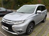 Mitsubishi Outlander 2.2 DI-D, Top 4WD/7-Sitzer/AHK/Leder - Mitsubishi Outlander Top mit Diesel-Antrieb