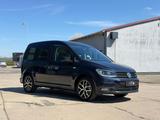 Volkswagen Caddy PKW 5 Sitz. DSG Bi-Xenon 5800KM WIE NEU - mit Benzin-Antrieb: Blau, Van
