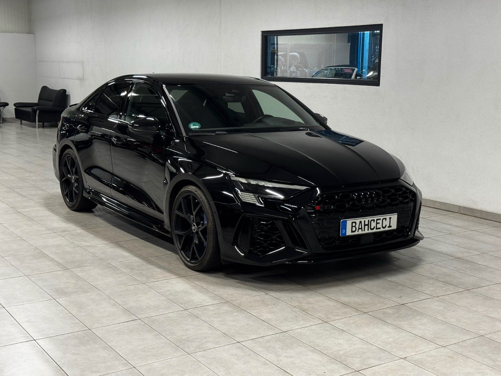AUDI RS3 Lim. 2.5 TFSI quattro*Matrix LED*HuD*Keramik