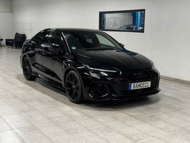 AUDI RS3 Lim. 2.5 TFSI quattro*Matrix LED*HuD*Keramik