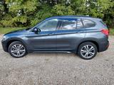 BMW X1 xDrive20i Sport Line AHK +HUD 1.Hand TÜV neu - BMW X1 von privat