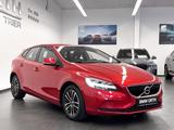 Volvo V40 T3 Momentum NAVI LED KAMERA TEMPOMAT - Volvo V40: Limousine