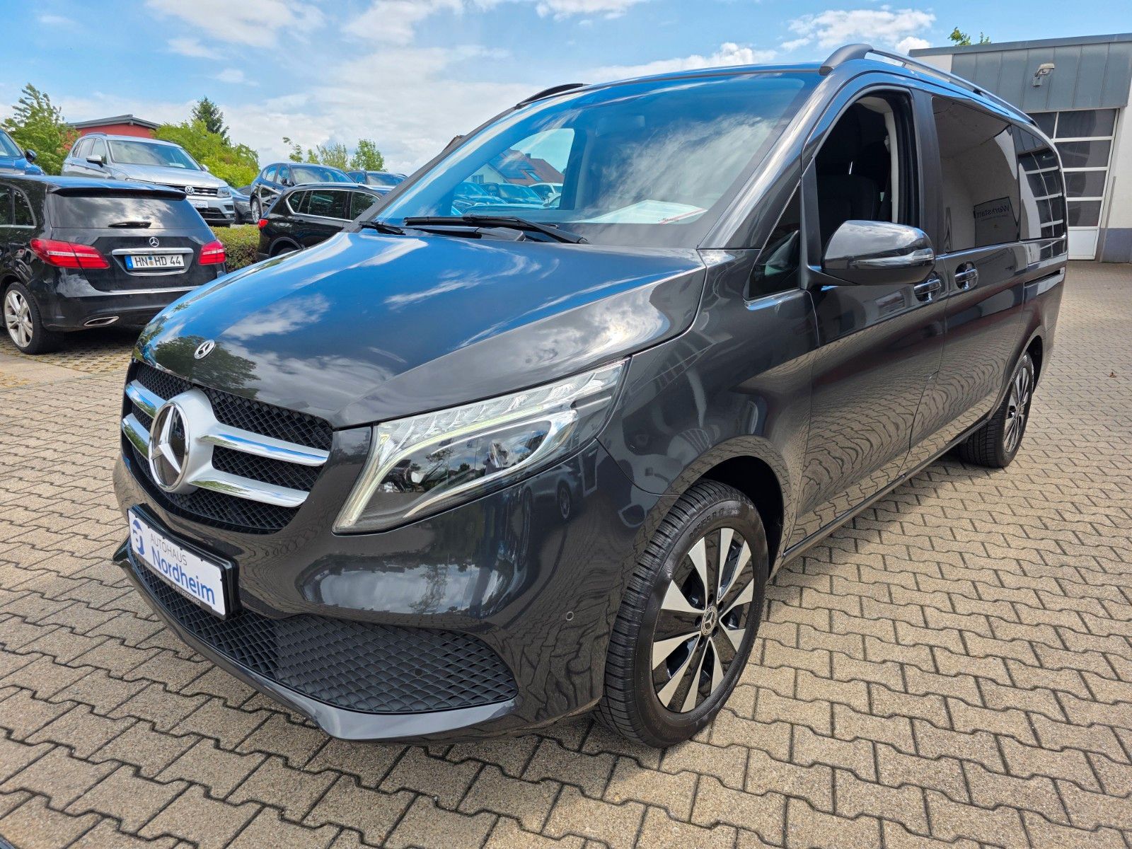 MERCEDES-BENZ V 220 d EDITION 4MATIC lang/ Automatik/ 6-Sitzer