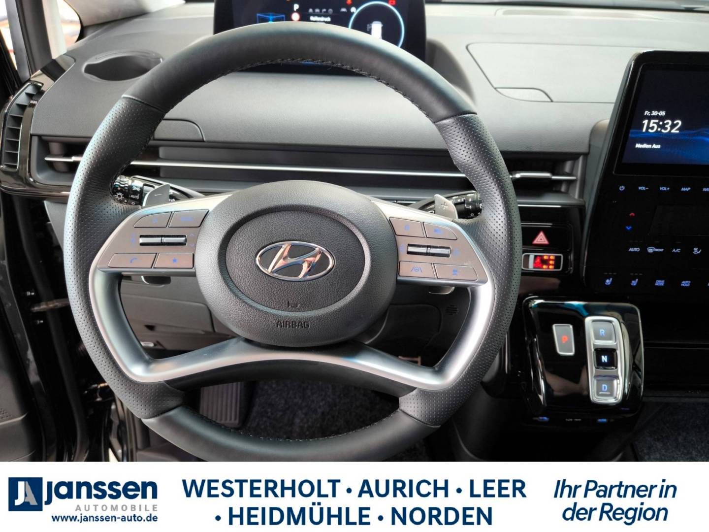 Fahrzeugabbildung Hyundai STARIA SIGNATURE