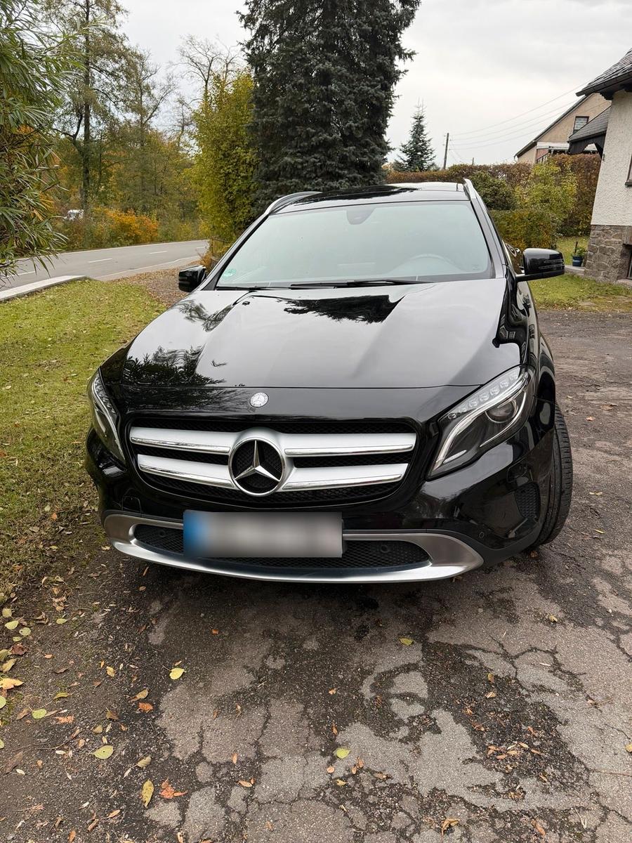 Mercedes-Benz GLA 200