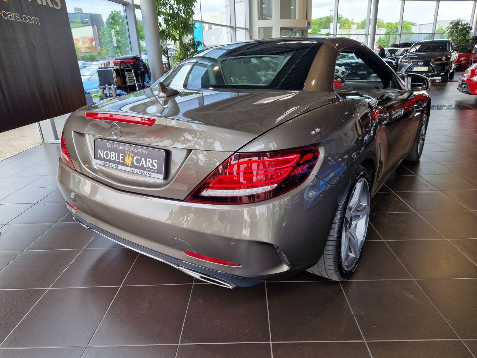 Fahrzeugabbildung Mercedes-Benz SLC 300 AMG MEMORY LED NAVI RFK
