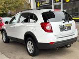 Chevrolet Captiva 2.4 LS 2WD 7-Sitzer Zahnriemen/TÜV Neu - gebrauchte Chevrolet Captiva aus dem Jahr 2011