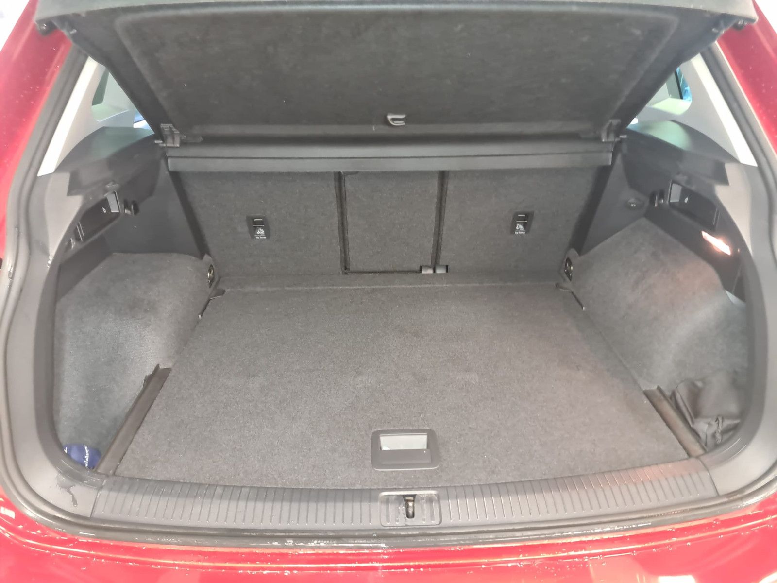 Fahrzeugabbildung Volkswagen Tiguan Comfortline / 1. Hand / AHK / GARANTIE